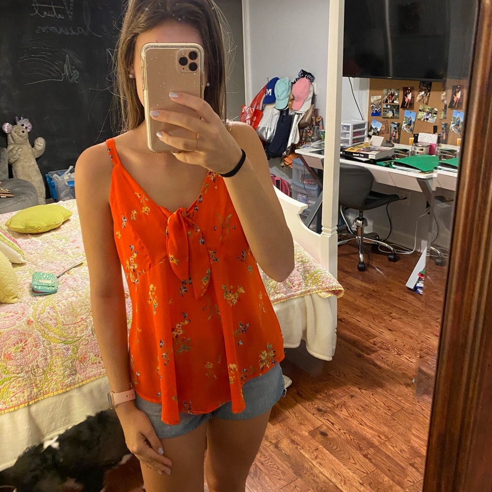 !NWOT! Cute summer tank